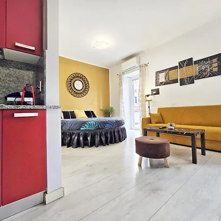 Apartment Yellow Rom